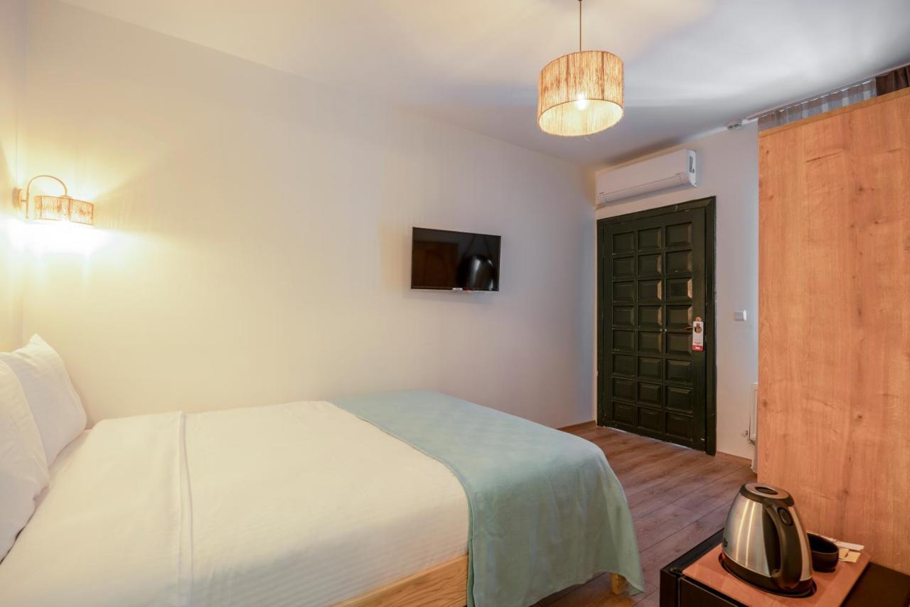Aya Butik Otel Адалар Екстериор снимка